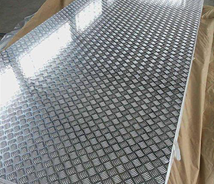 深圳花纹铝板厂家：如何提高花纹铝棒的整体结构?